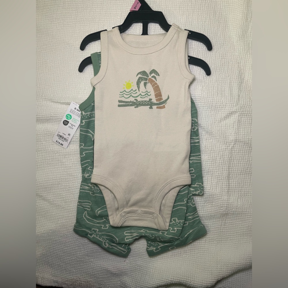 Carter’s 3 Piece Boy’s 0-3M Set